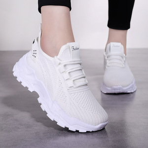 Chaussures de sport à lacets confortables décontractées pour femmes hauteur augmentant polaire légère pour l'été printemps hiver marche course - Product Image 3