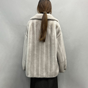 <span class=keywords><strong>Manteau</strong></span> de luxe en fausse fourrure de vison pour <span class=keywords><strong>femme</strong></span>, élégant gris argenté, col large, coupe oversize, sans cruauté, chaud et doux pour l'<span class=keywords><strong>hiver</strong></span> - Product Image 3