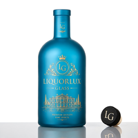 Kleurrijke milieuvriendelijke glazen whiskyfles 500ml 750ml 1L op maat gemaakte matte afwerking kurk lege likeurfles voor bourbon rum brandewijn