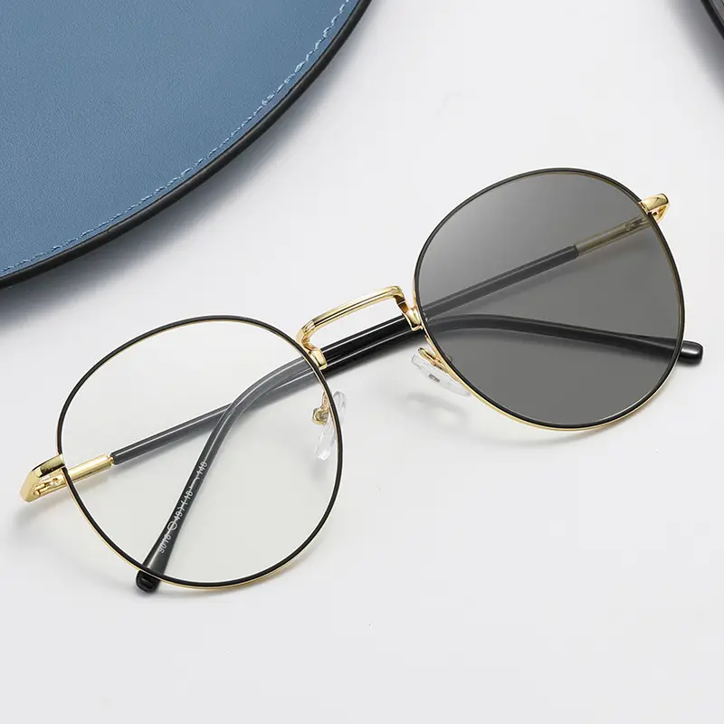 New Fashion Metal Retro Lightweight Round Frame Men And Women Anti Blue Light Color-Changing Glasses