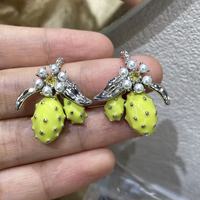 Leuke fruitgele citroenbloemoorbellen voor dames