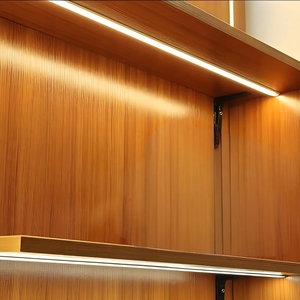 Bande lumineuse LED pour armoire DC12V DC24V en aluminium anodisé, à angle droit 45 degrés, pour armoire et cuisine - Product Image 1