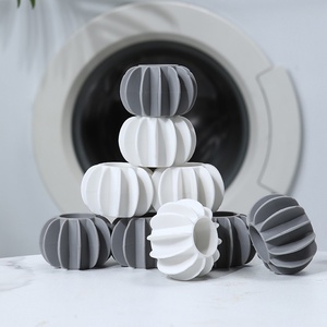 Palla in silicone per lavatrice, anti-groviglio per pulsatore, previene l'annodamento dei vestiti e rimuove le macchie - Product Image 1