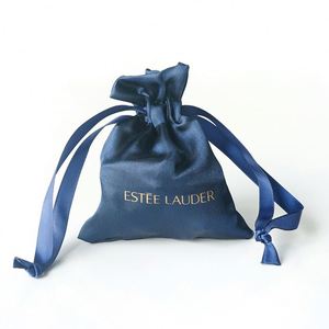 Sacs cadeaux de Noël en satin de luxe avec logo personnalisé, grandes pochettes en soie pour perruques - Product Image 2