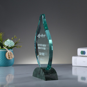 Trofeo in Cristallo a Forma di Foglia con Logo Personalizzato, Premio di Riconoscimento e Onorificenza, Targa in Cristallo - Product Image 3