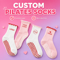 Chaussettes de Pilates personnalisées en coton rose à volants, style tendance, pour filles et femmes, antidérapantes, pour le yoga et la gym