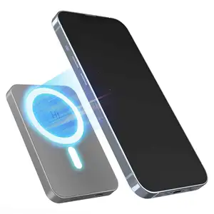 HINOVO caricabatterie piccolo e leggero 5000mAh pacco batteria posteriore compatibile iPhone ricarica Wireless magnetica power bank power bank