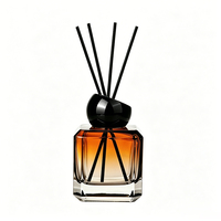 Diffuseur à bâtonnets 150 ml Marque Blanche, Bouteille en verre carrée dégradée avec bouchon en galet, Huile parfumée pour la maison, Logo personnalisé, Vente en gros