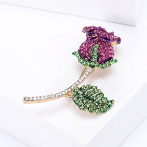 Broche de Strass em Formato de Botão de Rosa com Haste Curva e Folha para Lapelas e Lenços Femininos, 64x43mm, 3 Cores - Product Image 4