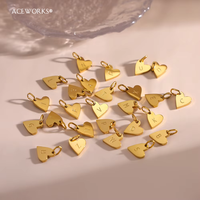 Breloque en forme de cœur |   Pendentif initial en acier inoxydable plaqué or 18K PVD pour la fabrication de bijoux |   Imperméable Hypoallergénique