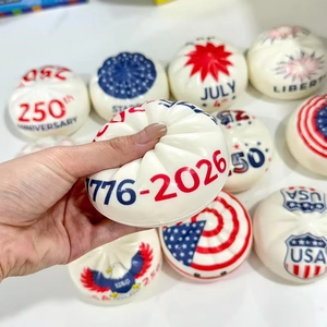 Édition limitée 250e anniversaire : Jouet sensoriel anti-stress en plastique souple à rebond lent, en forme de dumplings à thème USA, pour enfants - Product Image 2