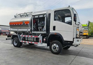 Camion-citerne à carburant Avgas 4x2 de 3000 litres personnalisé en usine, petit camion-citerne d'aviation pour aéroports d'aviation générale - Product Image 3