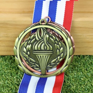 Medaglia a Forma di Corona Traforata per Premiazioni Sportive, in Oro, Argento e Bronzo, per Primo, Secondo e Terzo Posto, Premio per Maratone - Product Image 2