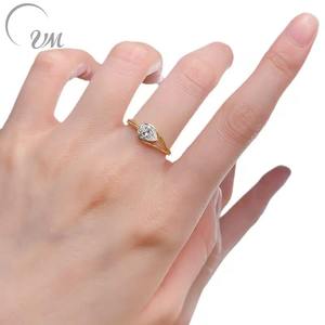 UM JEWELRY Nouvelle bague classique en argent S925 plaqué or avec zircon blanc taille ovale, bijou de fiançailles et de demande en mariage pour femme - Product Image 1