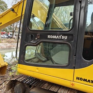 รถขุดไฮดรอลิกแบบตีนตะขาบ Komatsu PC60 มือสอง 6 ตัน สภาพ 90% ประหยัดน้ำมัน ทนทาน เหมาะสำหรับงานเกษตรและครัวเรือน - Product Image 1