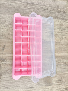 Stampo in silicone per cubetti di ghiaccio a 36 cavità con coperchio siliconi per uso alimentare con stampo per cubetti di ghiaccio riscaldati a freddo con coperchio rimovibile a prova di schizzi - Product Image 5