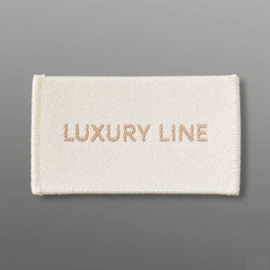 ป้ายคอปกผ้าสีดำพิมพ์โลโก้แบบพับได้ป้ายโลโก้ตามสั่งเย็บติดบนฉลากสำหรับเสื้อผ้า - Product Image 6