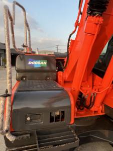 Excavadora Doosan DX140LC usada, oruga hidráulica robusta para proyectos de construcción industrial y obras viales - Product Image 4