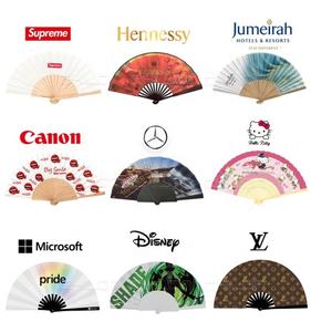 Abanico de mano plegable de bambú con estampado de orgullo arcoíris personalizado con técnica pintada a mano 33x66cm regalo hecho a mano - Product Image 5