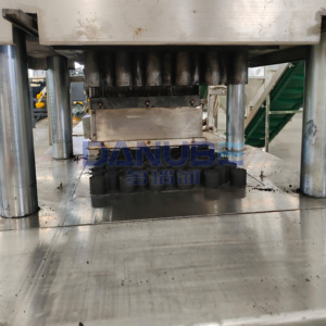 Eco-Friendly Rice Husk Charcoal Forming Machine Rice Husk Charcoal Briquette Making Equipment - Product Image 3