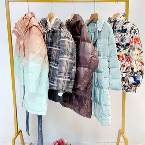 Ropa usada en lote de proveedor al por mayor, tops en stock nuevos, vestidos surtidos mezclados, balas en lote al por mayor