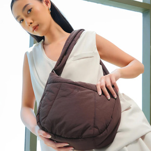 กระเป๋าสะพายไหล่น้ำหนักเบามีสายปรับได้ออกแบบโลโก้ได้ตามต้องการ - Product Image 6