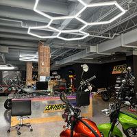 HanYin Lampe hexagonale à led en aluminium noir Luminaire de plafond hexagonal modulaire pour garage