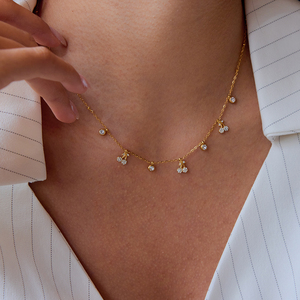 Collares Delicados de Acero Inoxidable en Oro de 18K para Mujer con Dijes de Cereza y Pedrería de Joyería Clásica J&D - Product Image 2