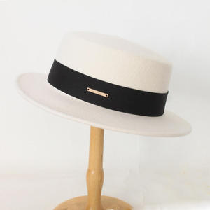 Nouveauté 2025 Chapeaux Fedora Unisexe Classiques de Haute Qualité Style Français en Feutre de <span class=keywords><strong>Laine</strong></span> Logo Personnalisé Large Bord pour les Fêtes d'Hiver - Product Image 2