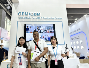 ครีมบำรุงผิววิตามินซีออร์แกนิคสมุนไพรวีแกน OEM/ODM สำหรับซ่อมแซมผิวที่ถูก<span class=keywords><strong>ไหม้</strong></span> รอยแผลเป็นแบบเคลอยด์ และรอยแผลเป็นเก่า - Product Image 3