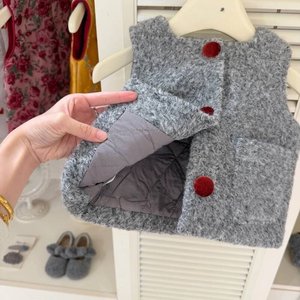 Qianjinfeng Baby Girls Gray Wool Vest And Shorts Set Thickening Winter Outfit For New Year - Product Image 4