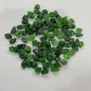 Piedra en bruto de tsavorita natural de la mejor calidad, Material de grado faceta, piedra de tsavorita sin cortar suelta - Product Image 2