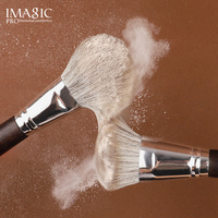 Kit de 21 pinceaux de maquillage de luxe en fibres synthétiques soyeuses et douces avec manche en bois, incluant un pinceau correcteur et un pinceau à raser