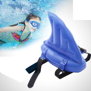 Aide à l'apprentissage de la natation pour enfants en piscine d'été, flotteur de natation gonflable en forme d'aileron de <span class=keywords><strong>requin</strong></span>, maillot de bain, <span class=keywords><strong>bouée</strong></span> - Product Image 3