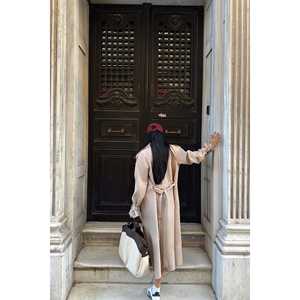 Abrigo de Piel de Visón Osanna para Mujer, Piel de Cordero Genuina, Decoración con Botones, Estilo Casual, Impermeable, Cierre con Cinturón, Temporada de Invierno - Product Image 1