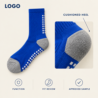 Chaussettes renforcées antidérapantes Field Grip Secure Fit avec talon amorti, bleu roi, pour le football, profil fin, avec tableau de tailles pour crampons.