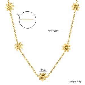 สร้อยคอแฟชั่นทันสมัย ไม่ลอก ไม่ดำ ชุบทอง 18k ลายดอกไม้ สร้อยคอเดซี่สแตนเลสชุบทอง 18K PVD สำหรับผู้หญิง - Product Image 4