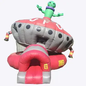I bambini durevoli soffiano il castello rimbalzante di salto dell'ufo alieno gonfiabile dell'astronave rimbalzante di salto