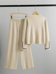 Cárdigan de punto de doble bolsillo con cuello redondo y moda nueva de otoño al por mayor + Pantalones de pierna ancha sueltos de dos piezas - Product Image 3