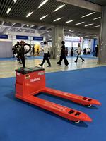 Transpalette Électrique Tambolift PE3-N, Capacité de Charge 1,5t-3t, Pneus Pneumatiques en Mousse, Moteur à Combustible à Hydrogène, Transmission Intégrale (AWD), Manuel et Électrique