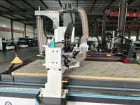 Cabinet de meubles à bois faisant la machine d'emboîtement de routeur CNC Machine d'emboîtement CNC avec chargeurs automatiques et pré-étiquetage
