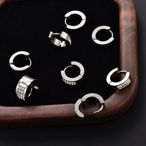 2 paires de boucles d'oreilles Huggies unisexes pour femmes et hommes, en acier inoxydable, cercle avec zircon cubique, bijoux d'oreille pour hommes et femmes - Product Image 1