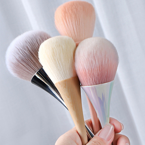 Venta al por mayor de cepillo de limpieza de uñas de pelo sintético mango de metal de madera cepillo de polvo para polvo de belleza al por mayor cepillo de bola para polvo de uñas - Product Image 3