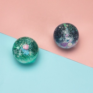 Palla Rimbalzante Galleggiante in Gel Liquido con Glitter, Giocattolo Dinamico con Neve e Sabbia Fluttuante, 60mm 6cm in TPU Cristallino - Product Image 5