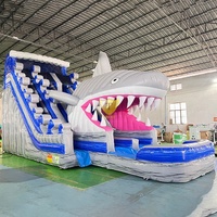 Toboggan aquatique géant à thème requin, piscine à jets d'eau, pour rassemblements et événements communautaires, toboggan gonflable à double voie