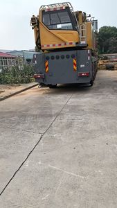 Grúa sobre Camión SANY 900T, Potente y Versátil, con Retracción Rápida y Oscilación Hidráulica, para Proyectos de Reubicación de Fábricas - Product Image 5