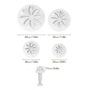 Lot de 4 <span class=keywords><strong>emporte</strong></span>-pièces et moules à gâteau en plastique écologique Daisy Spring, compatibles lave-vaisselle et micro-ondes - Product Image 6