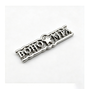 Étiquettes personnalisées en métal faites à la main pour vêtements et accessoires - Product Image 6