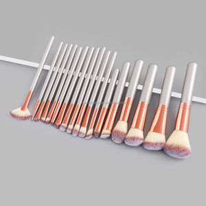 Factory Direct 18 pièces ensemble de pinceaux de maquillage multifonctionnels marron avec manche en bois outil de beauté professionnel pour le visage - Product Image 4