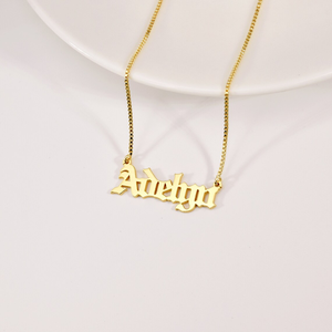 Collier en or plaqué PVD de style ancien anglais, collier avec nom, chaîne figaro, chaîne en boîte, cadeau personnalisé pour femmes, imperméable, anti-ternissement - Product Image 3